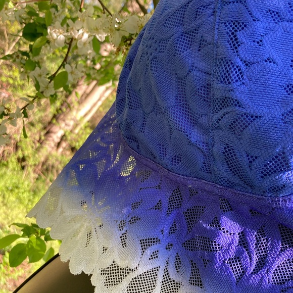 Womens Blue Lace Bralette With Removable Pads Crossover Back Straps Adjustable - Picture 6 of 7